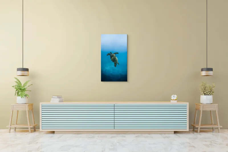 Tablou Canvas, "Turtle dansând în adâncuri albastre", Testoasă, Ocean, Albastru, Liniște, Majestuos, Natură, Subacvatic, Libertate, Grație, Splendoare, 50 x 90 cm – poza 6