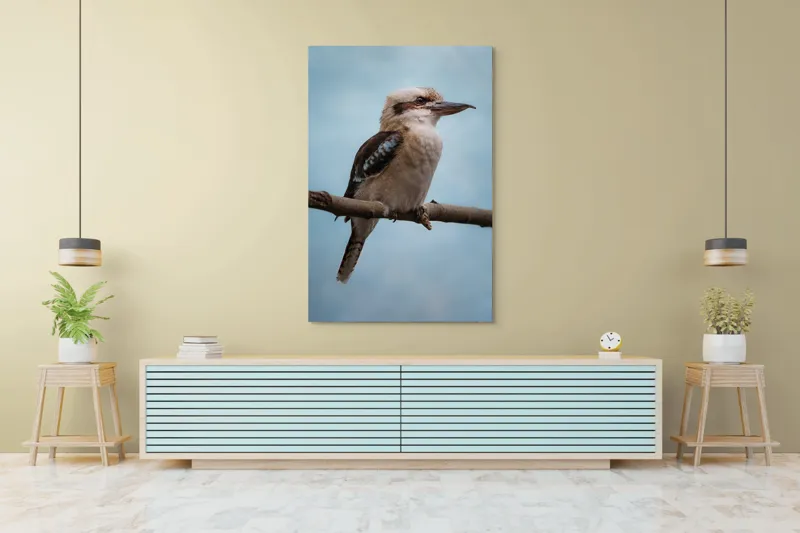 Tablou Canvas, "Pasărea râzătoare pe ramura destinului", Pasăre, Creangă, Cioc, Penaj, Albastru, Ochii, Cer, Natural, Frumos, Eleganță, 100 x 150 cm – poza 4