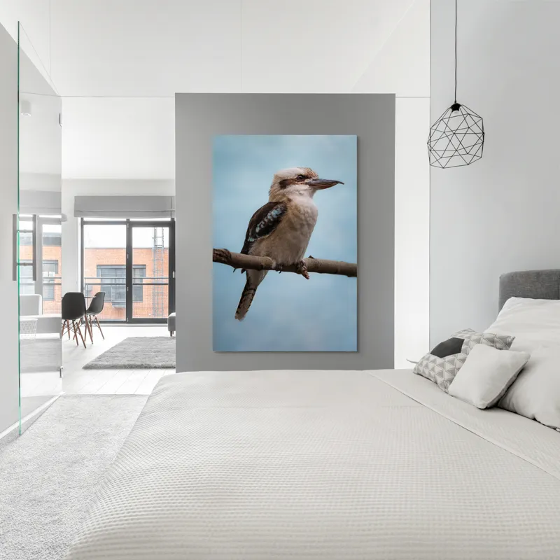 Tablou Canvas, "Pasărea râzătoare pe ramura destinului", Pasăre, Creangă, Cioc, Penaj, Albastru, Ochii, Cer, Natural, Frumos, Eleganță, 100 x 150 cm – poza 5
