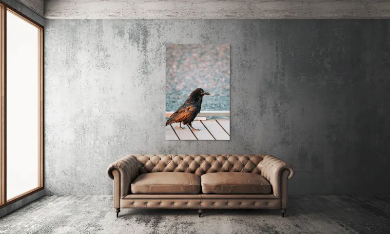 Tablou Canvas, "Corbul solitar pe pontonul de lemn", Corb, Platformă, Apus, Penaj, Observare, 100 x 150 cm – poza 6