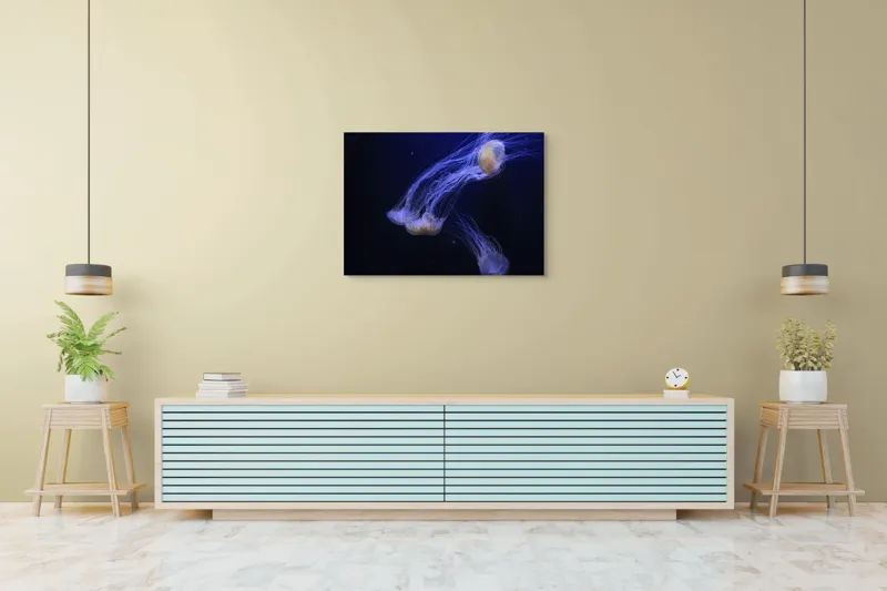 Tablou Canvas, "Dansul grațios al meduzelor fosforescente", Mister, Eleganță, Grație, Lumină, Fluiditate, Dans, Ocean, Delicat, Fascinație, Plutire, 100 x 70 cm – poza 4