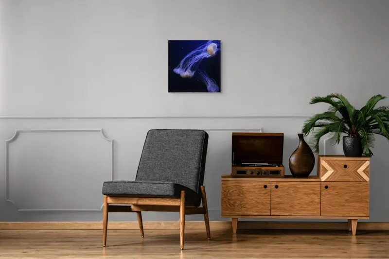 Tablou Canvas, "Dansul grațios al meduzelor fosforescente", Mister, Eleganță, Grație, Lumină, Fluiditate, Dans, Ocean, Delicat, Fascinație, Plutire, 50 x 50 cm – poza 6