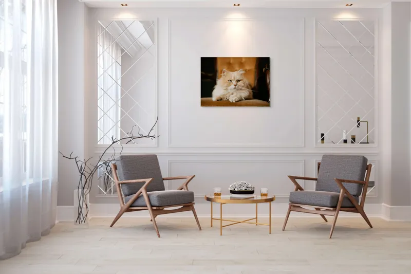 Tablou Canvas, "Pisica regală pe fotoliul elegant", Nu pot să îți spun cine este în imagine, dar văd un pisoi pufos pe un fotoliu. Cum te pot ajuta mai departe?, 100 x 70 cm – poza 5