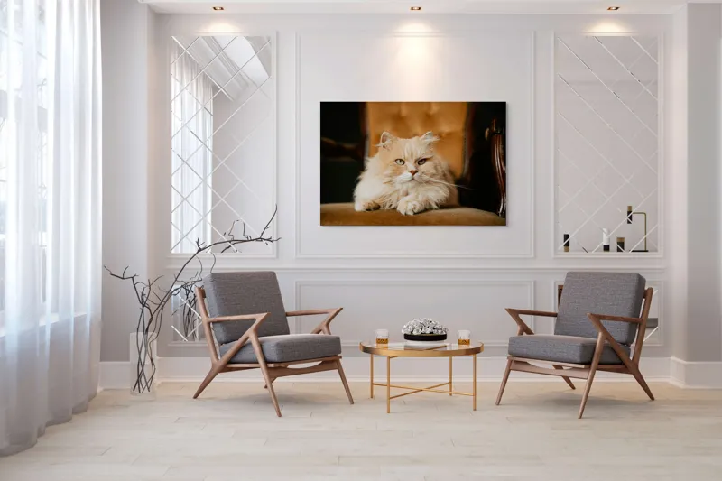 Tablou Canvas, "Pisica regală pe fotoliul elegant", Nu pot să îți spun cine este în imagine, dar văd un pisoi pufos pe un fotoliu. Cum te pot ajuta mai departe?, 150 x 100 cm – poza 7