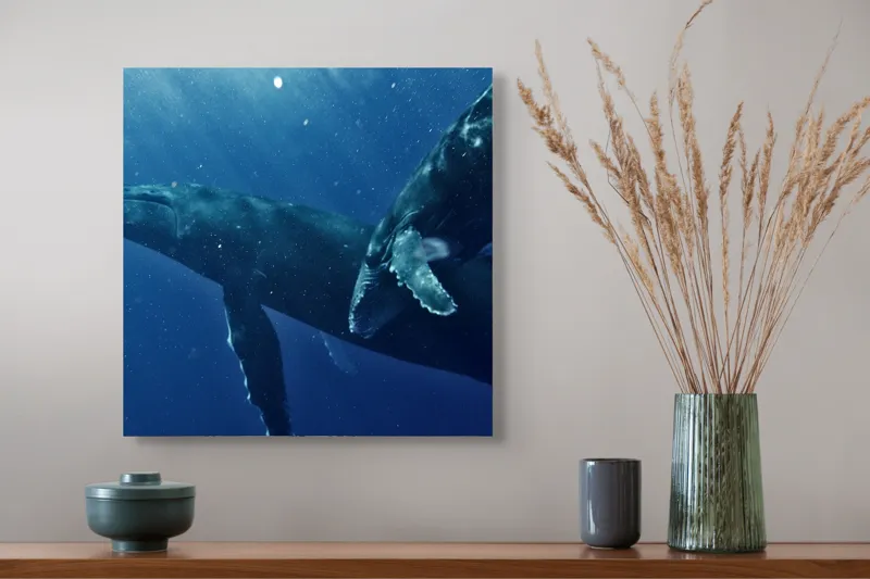 Tablou Canvas, "Dansul grațios al balenelor albastre", Giganți, Ocean, Albastru, Grație, Imersiune, Lumină, Profunzime, Creaturi, Mister, Frumusețe, 50 x 50 cm – poza 4
