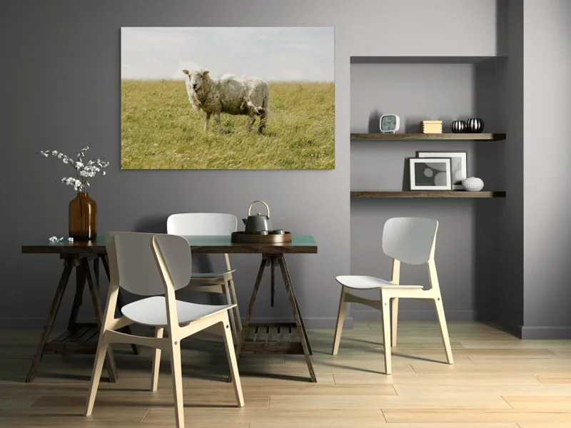 Tablou Canvas, "Oița singuratică pe câmpie verde", Oaie, Câmpie, Iarbă, Cer, Nori, Lână, Tranquilitate, Natură, 150 x 100 cm – poza 5