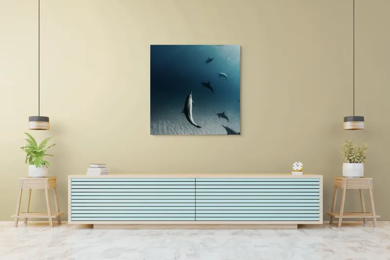 Tablou Canvas, "Dansul grațios al delfinilor sub apă", Delfini, Ocean, Lumina, Nisip, Albastru, Curent, Armonie, Explorare, 100 x 100 cm – poza 5