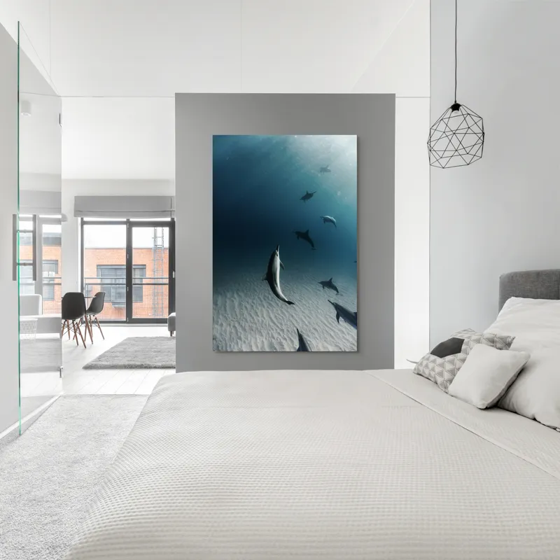 Tablou Canvas, "Dansul grațios al delfinilor sub apă", Delfini, Ocean, Lumina, Nisip, Albastru, Curent, Armonie, Explorare, 100 x 150 cm – poza 5