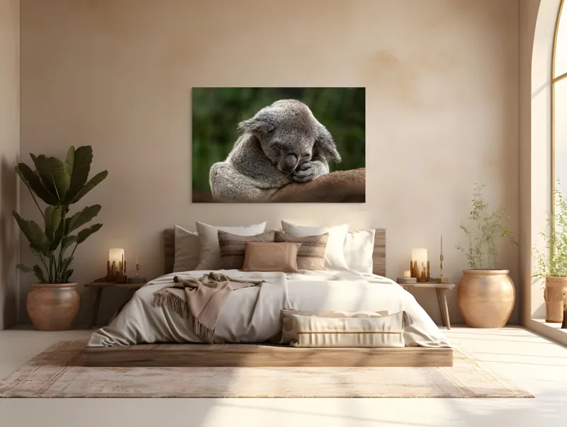 Tablou Canvas, "Koala dormind în îmbrățișarea lemnului", Somn, Liniște, Blândețe, Natură, Mângâiere, Pădure, Relaxare, Blană, 150 x 100 cm – poza 4