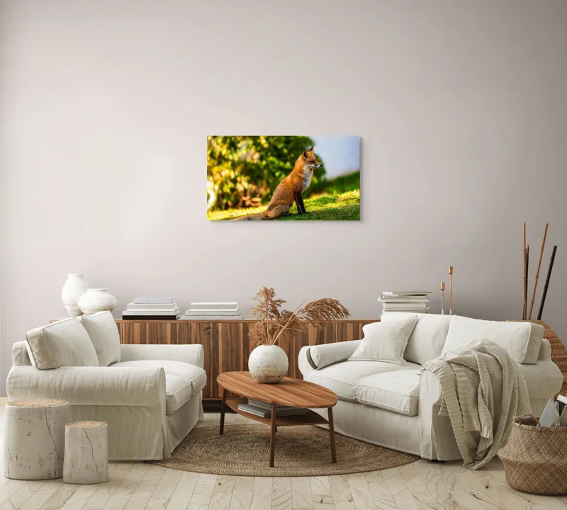 Tablou Canvas, "Vulpea gânditoare la marginea pădurii", Vulpe, Blană, Roșcată, Natură, Soare, Iarbă, Privire, Peisaj, Sălbăticie, Alertă, 90 x 50 cm – poza 4