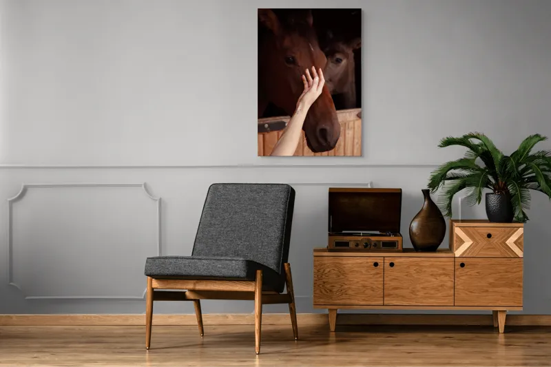 Tablou Canvas, "Mângâierea calului în lumina blândă", 70 x 100 cm – poza 6