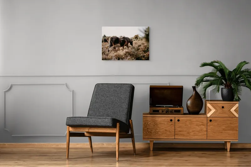 Tablou Canvas, "Cai sălbatici în peisaj natural", Cal, Natură, Vegetație, Sălbăticie, Peisaj, Frumusețe, Libertate, Serenitate, 70 x 50 cm – poza 4