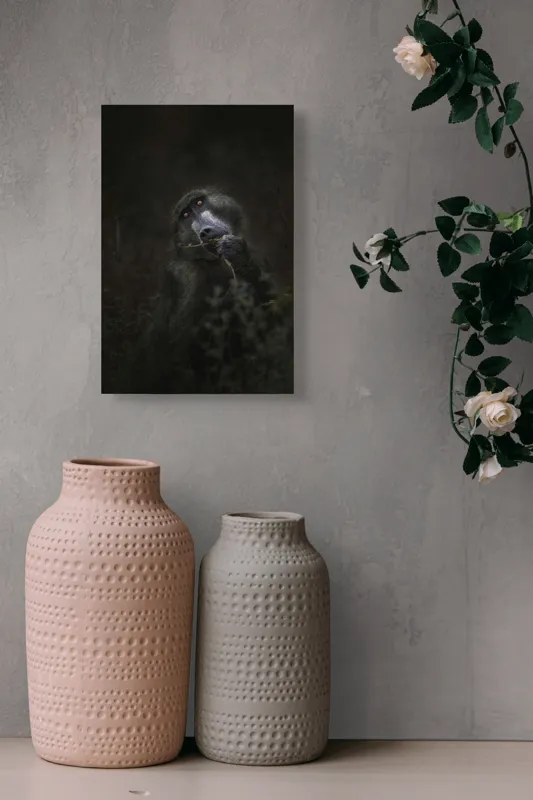 Tablou Canvas, "Contemplare în umbra naturii sălbatice", Negru, Privire, Introspecție, Textură, Mister, Natură, Profil., 26 x 39 cm – poza 6