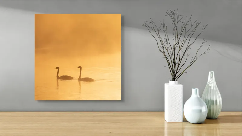 Tablou Canvas, "Liniștea dimineții pe lacul auriu", Aur, Eleganță, Liniște, Grandoare, Reflecție, Serenitate, Ceață, Împreună, Calm, Natură, 50 x 50 cm – poza 3