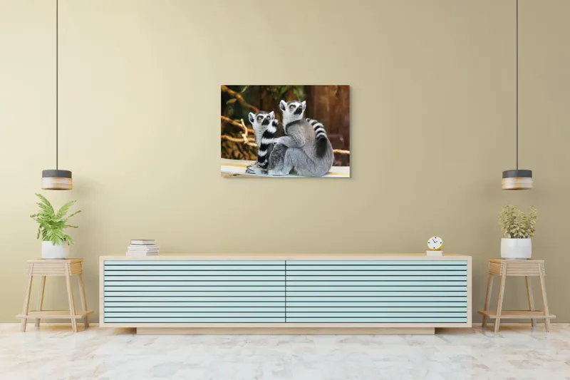 Tablou Canvas, "Lemuri cu priviri curioase în pădure", 100 x 70 cm – poza 4