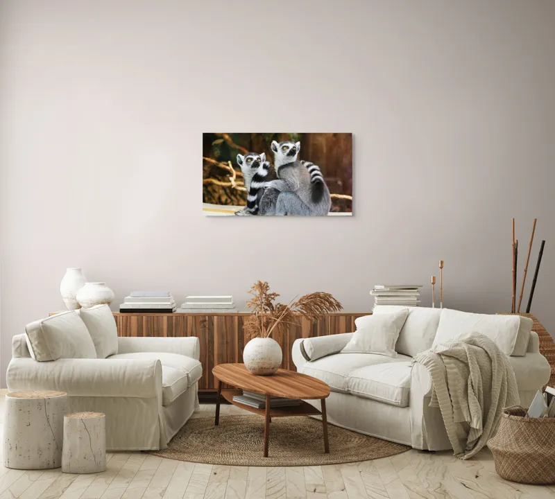 Tablou Canvas, "Lemuri cu priviri curioase în pădure", 90 x 50 cm – poza 4