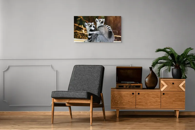 Tablou Canvas, "Lemuri cu priviri curioase în pădure", 90 x 50 cm – poza 6