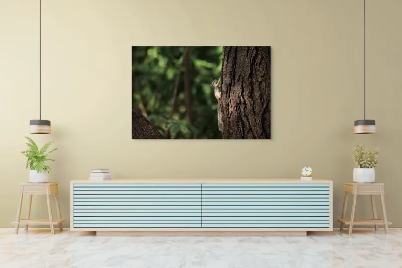 Tablou Canvas, "Veverița jucăușă pe trunchiul copacului", Veveriță, Copac, Natură, Ascensiune, Pădure, Trunchi, Verdeață, Curiozitate, 150 x 100 cm – poza 6