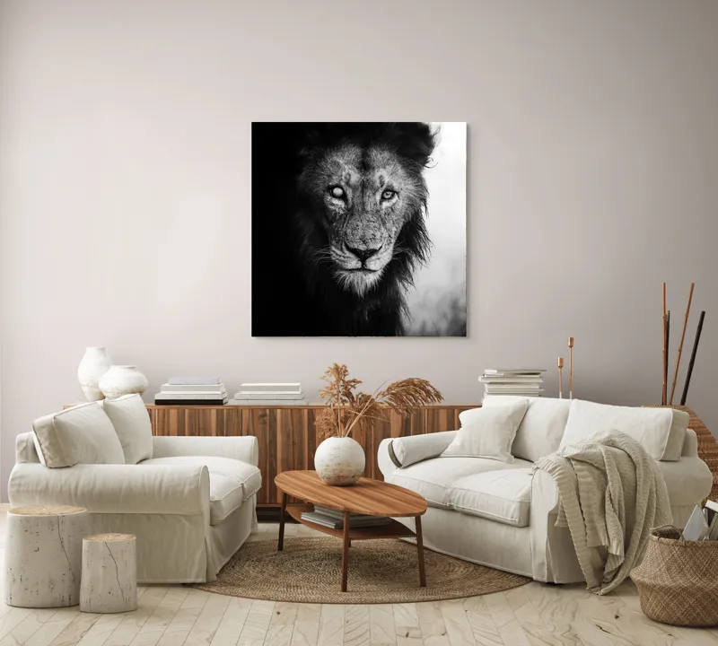 Tablou Canvas, "Regele întunecat al savanei africane", Leu, Regalitate, Forță, Întunecat, Privire, Mister, Noblețe, Putere, 100 x 100 cm – poza 3