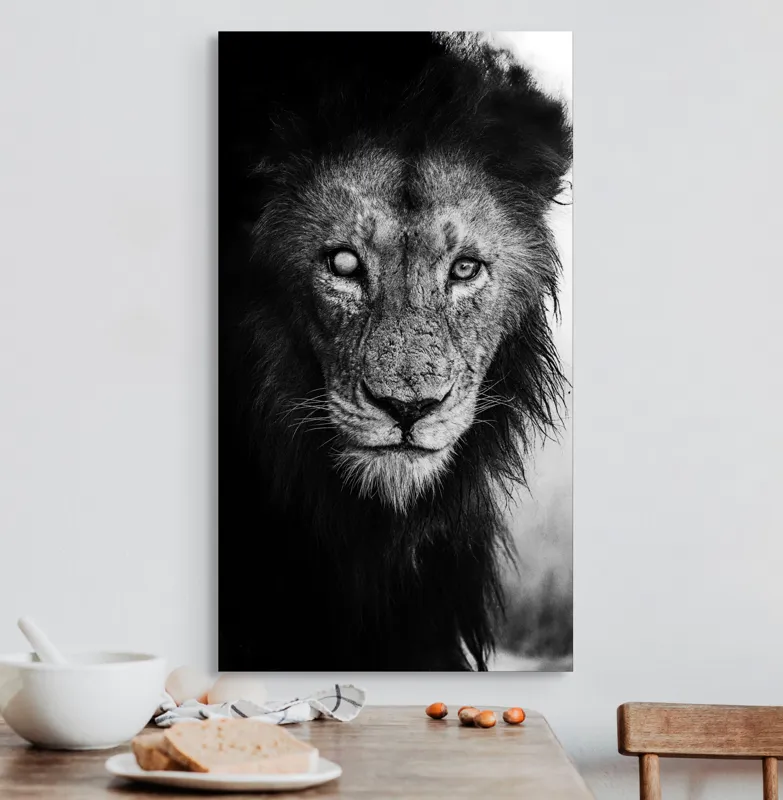 Tablou Canvas, "Regele întunecat al savanei africane", Leu, Regalitate, Forță, Întunecat, Privire, Mister, Noblețe, Putere, 50 x 90 cm – poza 3