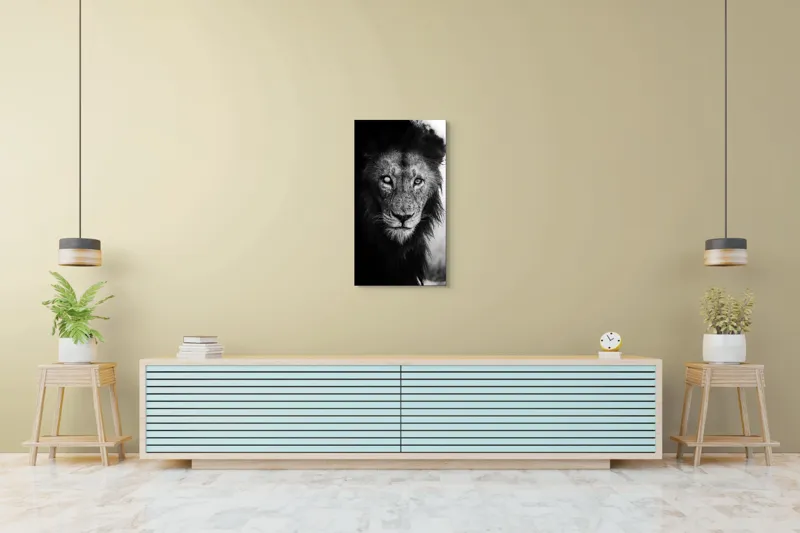 Tablou Canvas, "Regele întunecat al savanei africane", Leu, Regalitate, Forță, Întunecat, Privire, Mister, Noblețe, Putere, 50 x 90 cm – poza 6