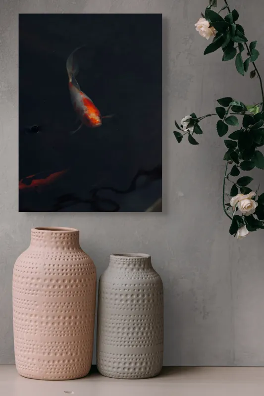 Tablou Canvas, "Pești koi în adâncul apei", Pește, Apă, Întuneric, Reflectare, Calm, Eleganță, Solitudine., 39 x 54 cm – poza 6