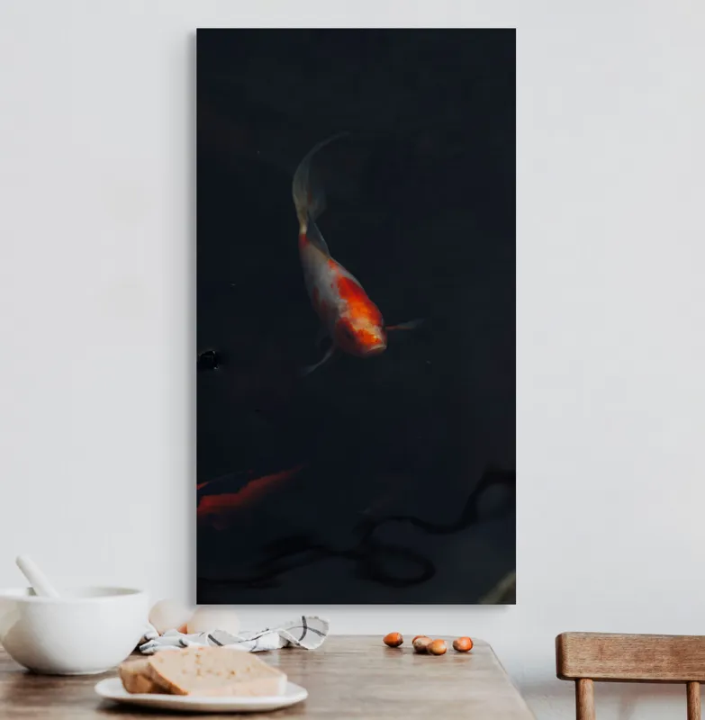 Tablou Canvas, "Pești koi în adâncul apei", Pește, Apă, Întuneric, Reflectare, Calm, Eleganță, Solitudine., 50 x 90 cm – poza 3