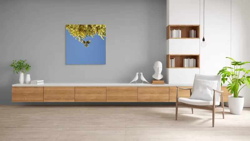 Tablou Canvas, "Zborul liber printre ramuri verzi", Pasăre, Zburând, Cer, Ramuri, Verde, Albastru, Aripi, Lumină, Natură, Libertate, 100 x 100 cm – poza 8