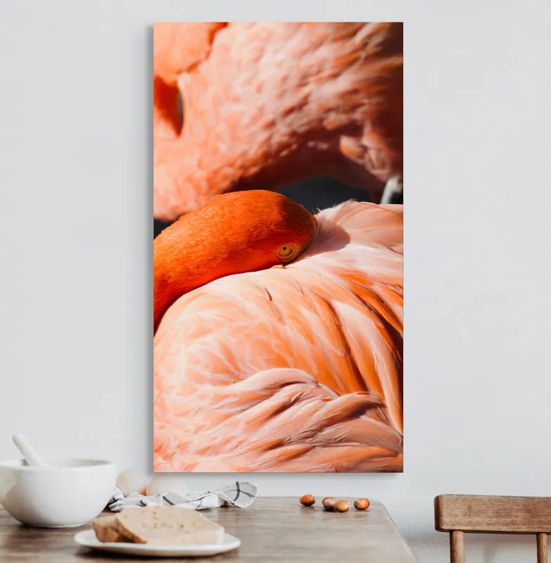 Tablou Canvas, "Grația odihnitoare a flamingo-ului roz", Flamingo, Pene, Portocaliu, Grație, Odihnă, Textură, Strălucire, Delicatețe, 50 x 90 cm – poza 3
