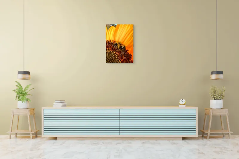 Tablou Canvas, "Albină pe floare de floarea-soarelui", Floare, Albină, Galben, Polen, Natură, Detaliu, Viu, Strălucitor, Petale, Soare, 50 x 70 cm – poza 6