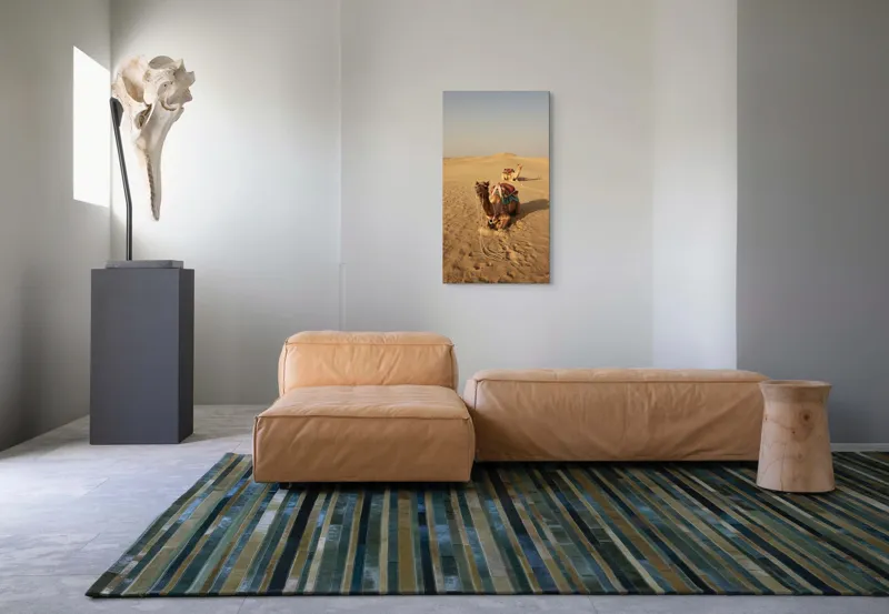 Tablou Canvas, "Tihna caravanelor în deșertul fierbinte", Cămile, Deșert, Nisip, Cer, Singurătate, Căldură, Orizont, Odihnă, 50 x 90 cm – poza 5