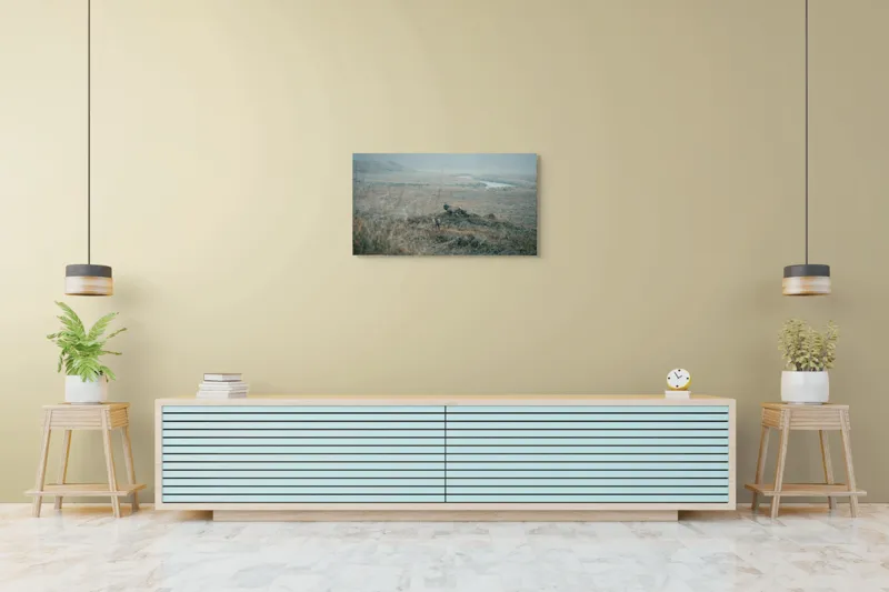 Tablou Canvas, "Cerbi în peisajul aspru de toamnă", Cerb, Pajiște, Peisaj, Câmpie, Râu, Natură, Sălbatic, Noros, Tihnă, 90 x 50 cm – poza 5