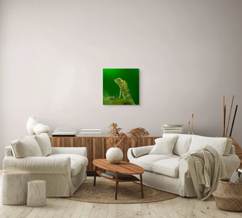 Tablou Canvas, "Şopârla verde în lumea liniştii", Verde, Şopârlă, Elegant, Spini, Fundal, Natură, Contrast, Frunză, 50 x 50 cm – poza 7