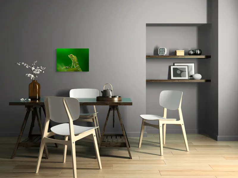 Tablou Canvas, "Şopârla verde în lumea liniştii", Verde, Şopârlă, Elegant, Spini, Fundal, Natură, Contrast, Frunză, 54 x 39 cm – poza 6