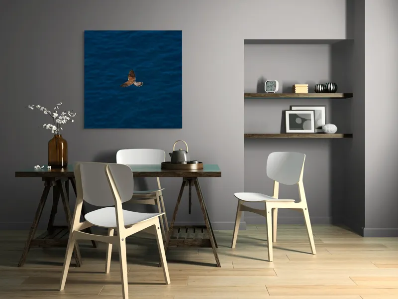 Tablou Canvas, "Pasăre în zbor deasupra mării", Pasăre, Zbor, Cer, Aripi, Ocean, Albastru, Libertate, Natură, 100 x 100 cm – poza 6