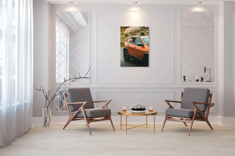 Tablou Canvas, "Câinele călător în mașina portocalie", Câine, Mașină, Portocalie, Geam, Natură, Pietre, Drum, Pădure, 70 x 100 cm – poza 8
