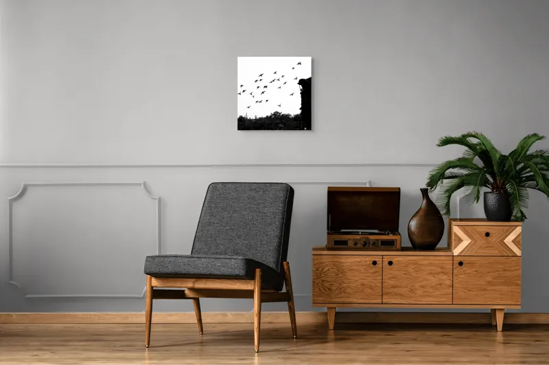 Tablou Canvas, "Zborul păsărilor peste acoperișuri vechi", Păsări, Zbor, Cer, Siluetă, Acoperiș, Contrast, Natură, Libertate, Frumusețe, Arhitectură, 50 x 50 cm – poza 6