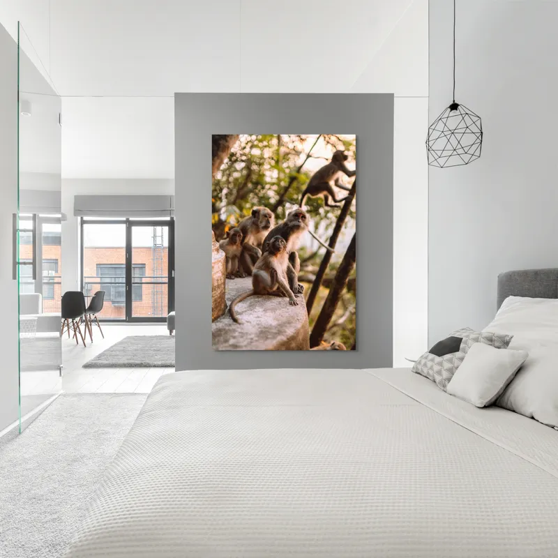 Tablou Canvas, "Maimuțe în lumina apusului liniștit", Maimuțe, Copaci, Apus, Familie, Trunchi, Urcare, Blană, Privește., 100 x 150 cm – poza 5
