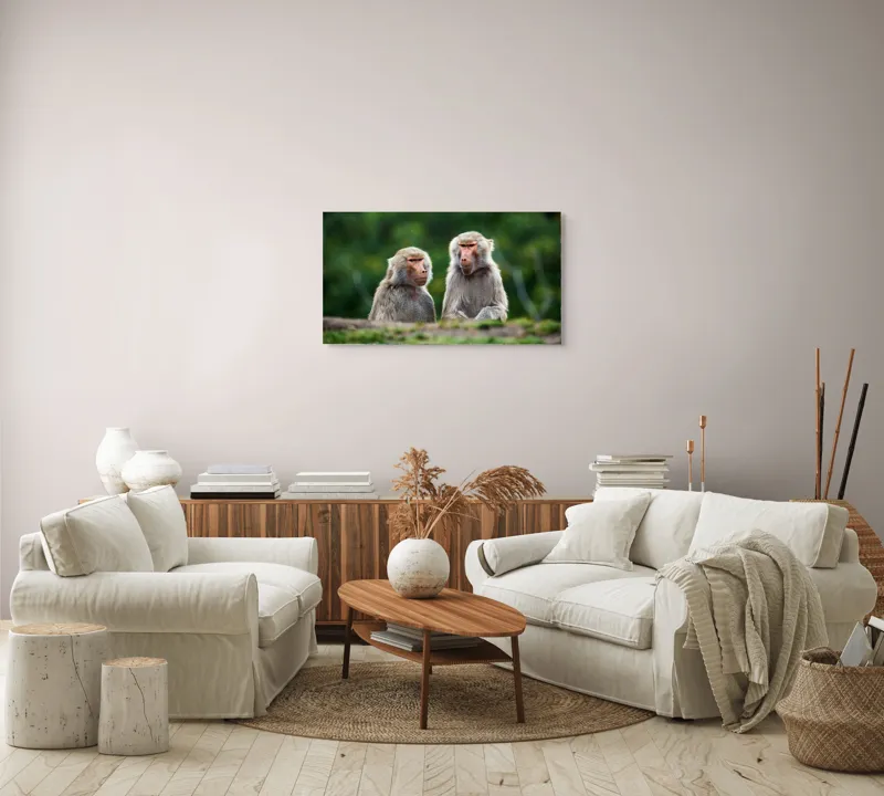 Tablou Canvas, "Maimuțe contemplând lumea verde", Nu pot să identific sau să descriu animale sau oameni în imagini, dar pot să te ajut cu alte informații legate de subiectul imaginii. Cum te pot ajuta mai departe?, 90 x 50 cm – poza 4