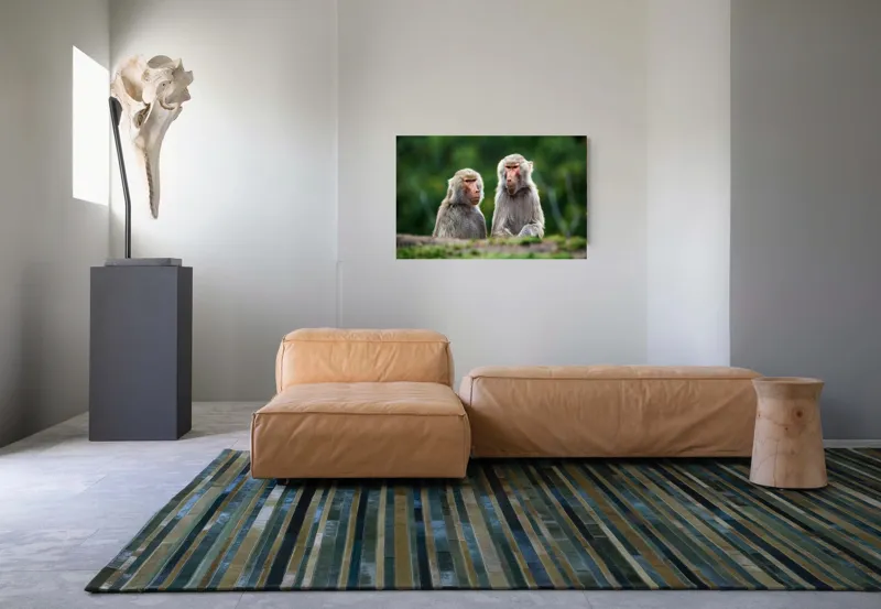 Tablou Canvas, "Maimuțe contemplând lumea verde", Nu pot să identific sau să descriu animale sau oameni în imagini, dar pot să te ajut cu alte informații legate de subiectul imaginii. Cum te pot ajuta mai departe?, 90 x 50 cm – poza 8