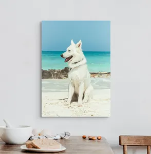 Tablou Canvas, "Câine alb pe plajă însorită", 50 x 70 cm – poza 3