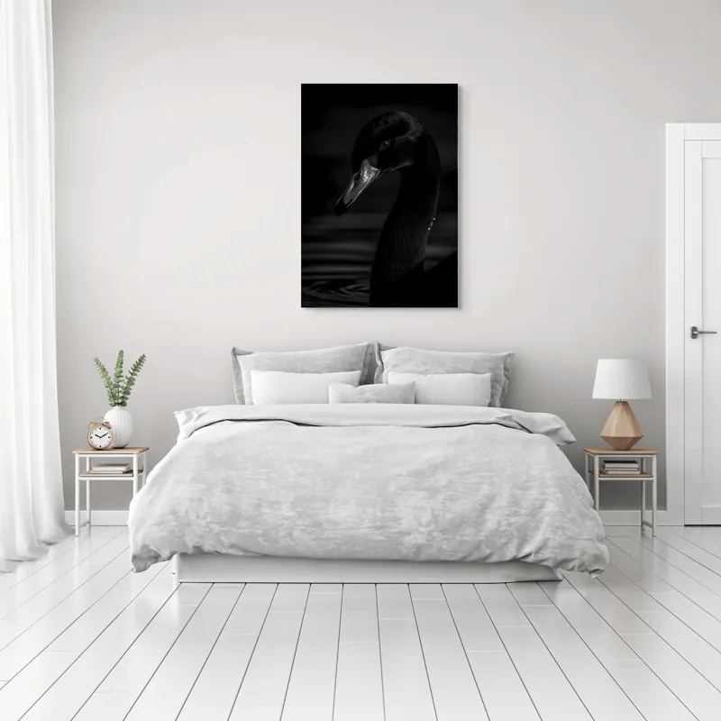 Tablou Canvas, "Eleganța lebedei negre în noapte", Negru, Lebădă, Reflecție, Apă, Umbre, Eleganță, Lumină, Siluetă, 70 x 100 cm – poza 3