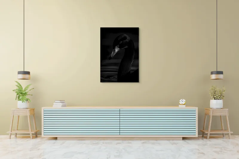 Tablou Canvas, "Eleganța lebedei negre în noapte", Negru, Lebădă, Reflecție, Apă, Umbre, Eleganță, Lumină, Siluetă, 70 x 100 cm – poza 5