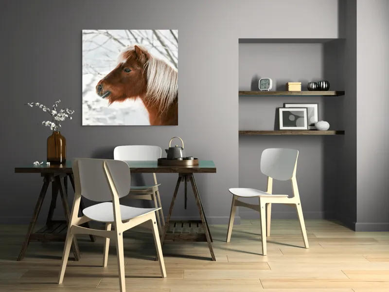 Tablou Canvas, "Ponei visând la iarnă albă", Cal, Zăpadă, Copac, Iarnă, Coamă, Blană, Natură, Frig, Peisaj, Tandrețe, 100 x 100 cm – poza 6
