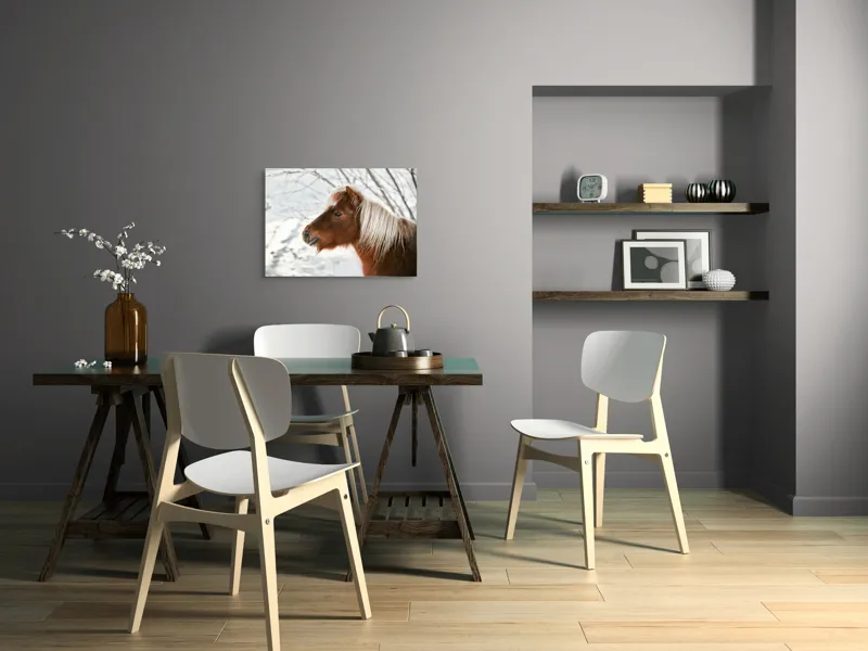 Tablou Canvas, "Ponei visând la iarnă albă", Cal, Zăpadă, Copac, Iarnă, Coamă, Blană, Natură, Frig, Peisaj, Tandrețe, 70 x 50 cm – poza 5