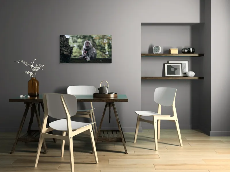 Tablou Canvas, "Maimuța și puiul pe trepte ancestrale", Maimuță, Pui, Piatră, Pădure, Frunze, Sculptură, Natură, Blană, 90 x 50 cm – poza 3