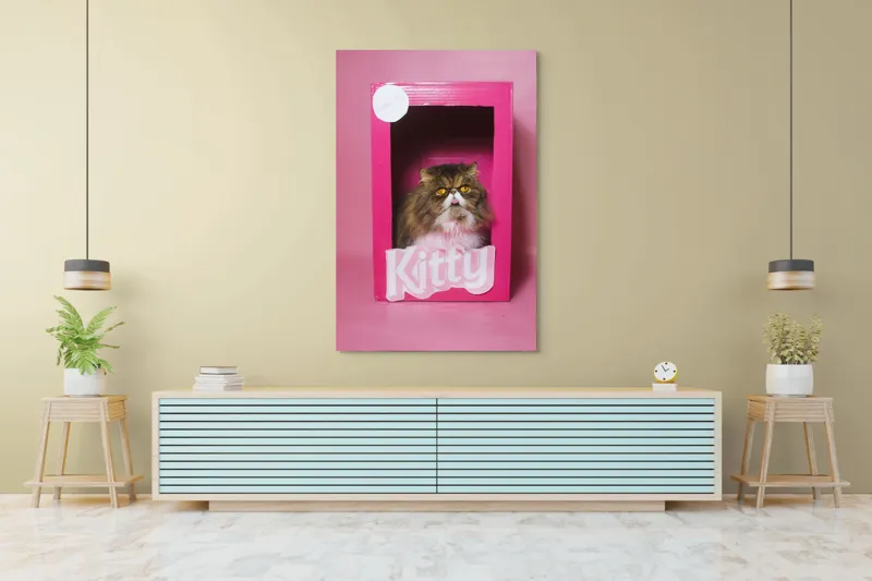 Tablou Canvas, "Pisica regală într-o cutie roz", Pisică, Cutie, Roz, Pufos, Privire, Etichetă, Fundal, Blană, Ochi, Drăguț, 100 x 150 cm – poza 4