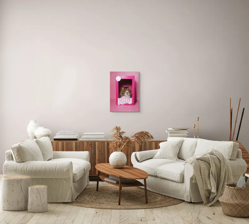 Tablou Canvas, "Pisica regală într-o cutie roz", Pisică, Cutie, Roz, Pufos, Privire, Etichetă, Fundal, Blană, Ochi, Drăguț, 39 x 54 cm – poza 5