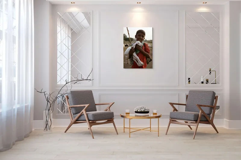 Tablou Canvas, "Băiatul și iedul alb îmbrățișați", 70 x 100 cm – poza 8