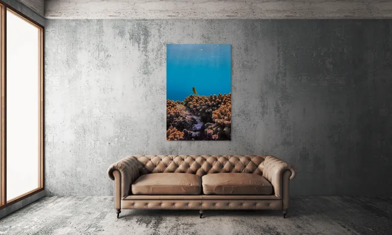 Tablou Canvas, "Exploratorul solitar al recifului albastru", Corali, Pește, Ocean, Albastru, Scufundare, Marine, Explorare, Lumină, Acvatic., 100 x 150 cm – poza 6